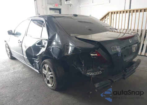 2006 Honda Accord 2.4 Ex z USA, uszkodzony, nr VIN 1HGCM56896A057779